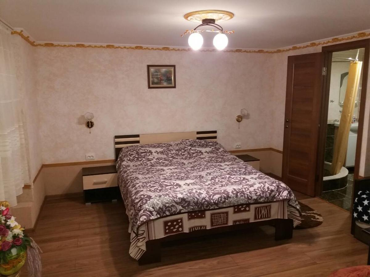 Guest House Zhanna Beregovo Exterior foto